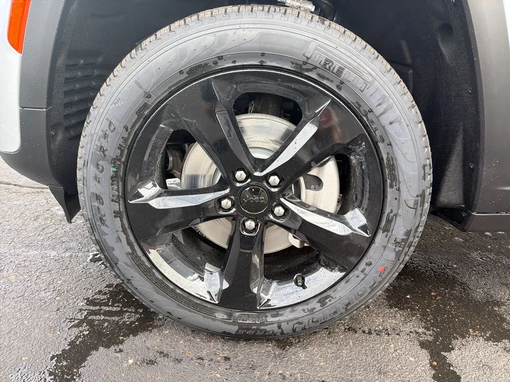 New 2026 Silver Jeep Limited image 27