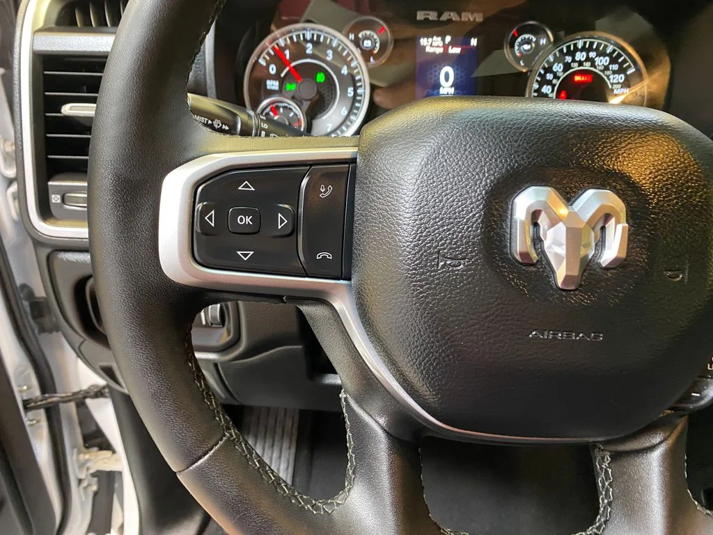 Used 2025 White Ram Big Horn/Lone Star image 33