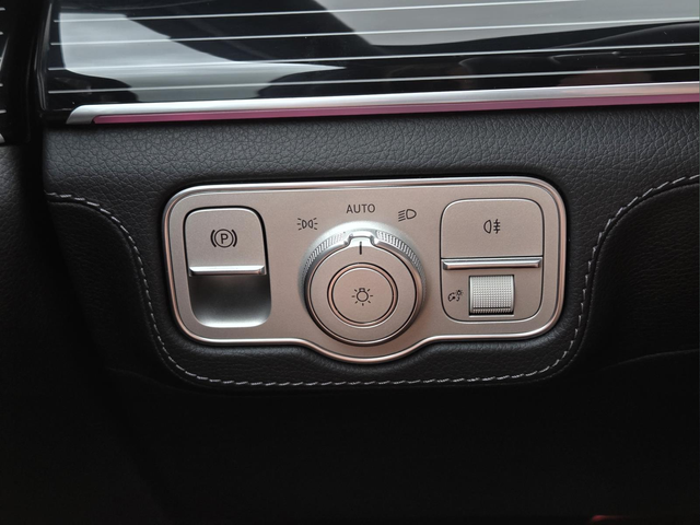 Used 2025 Black Mercedes-Benz GLS 580 image 19