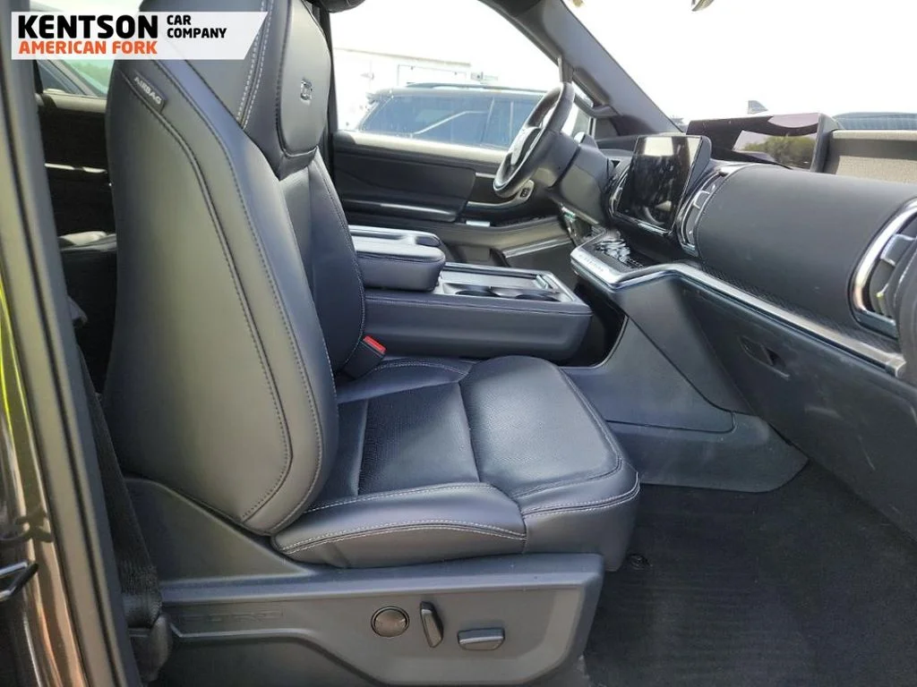 Used 2025 Gray Ford Platinum image 6