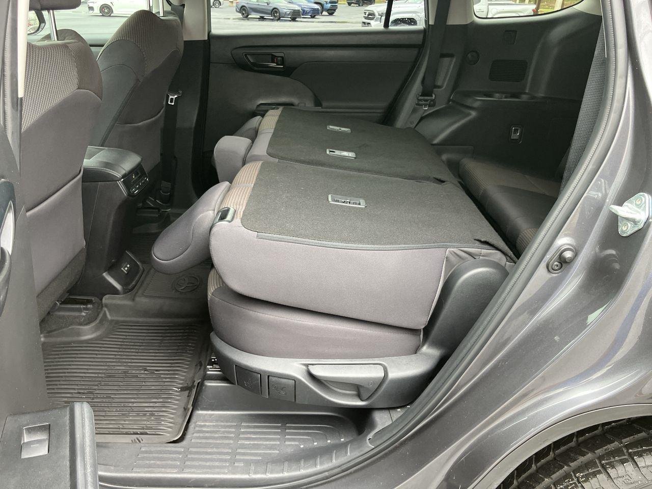 Used 2023 Gray (Magnetic Gray Metallic) Toyota LE AWD image 23