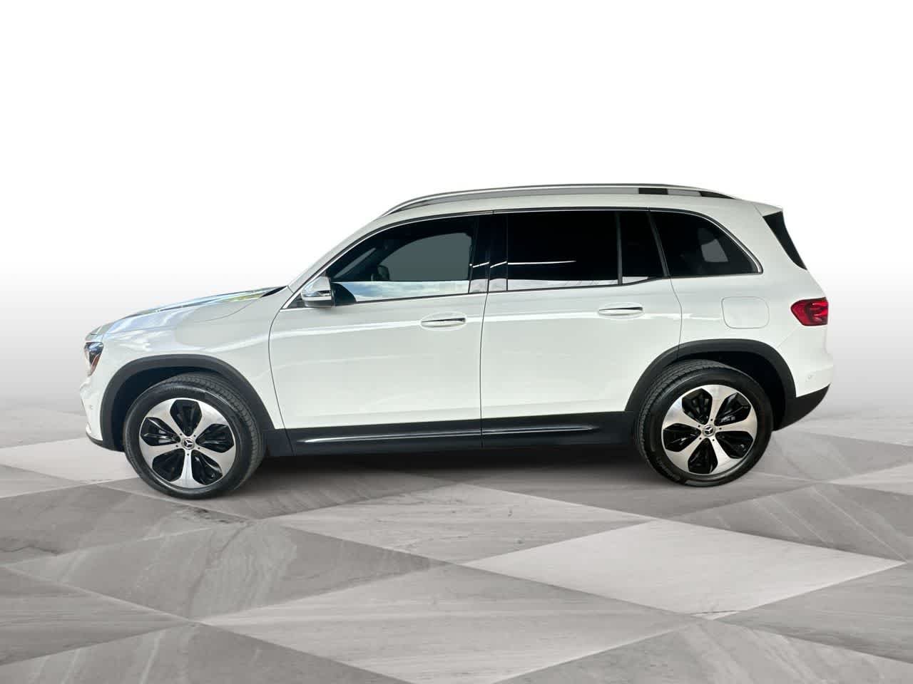 Used 2025 Polar White Mercedes-Benz GLB 250 image 5