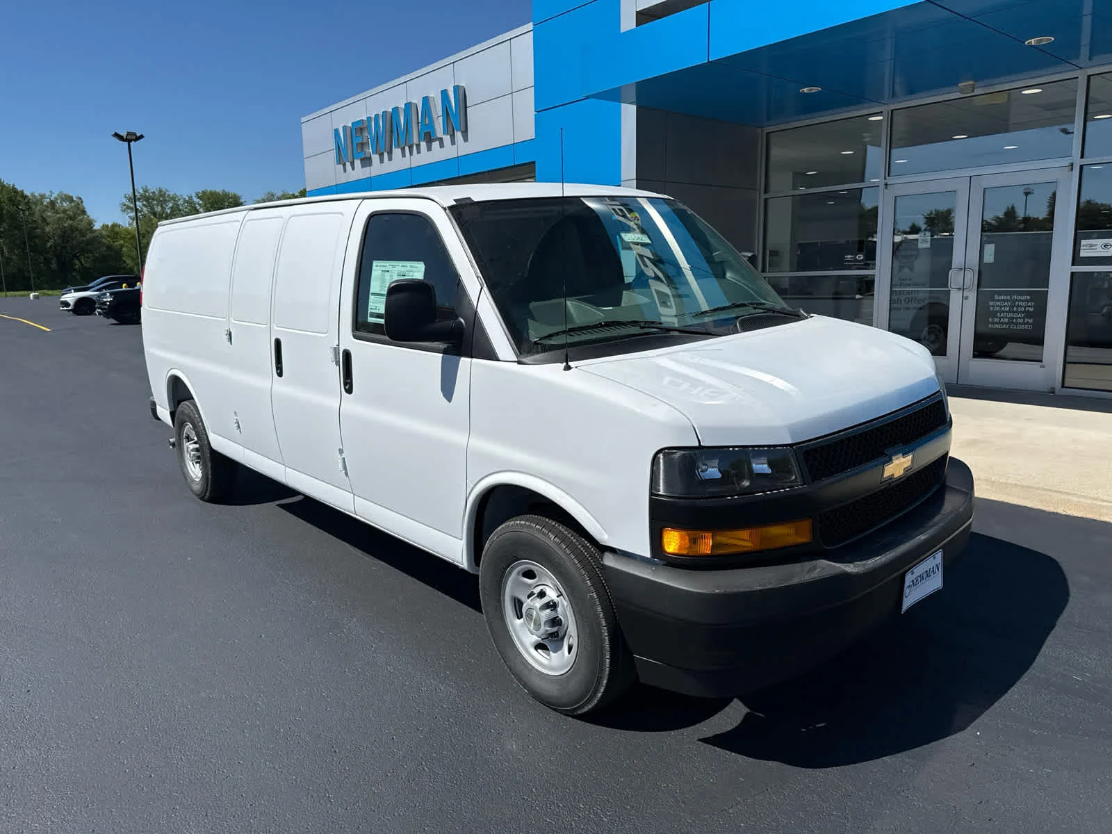 2026 Chevrolet Express 3500 Extended Work Van's photo