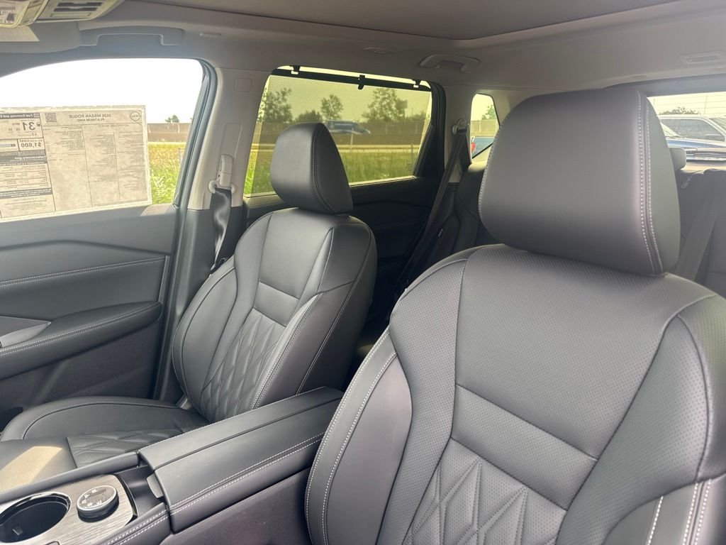 2026 Nissan Rogue Platinum - Photo 12