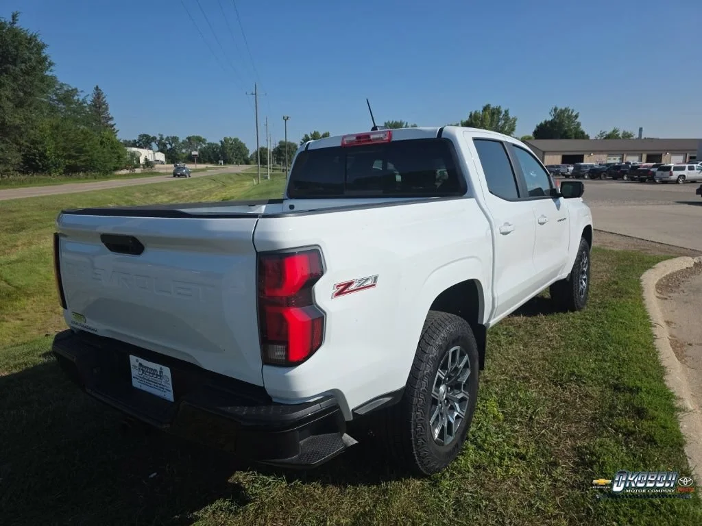 2026 Chevrolet Colorado Z71 - Photo 8