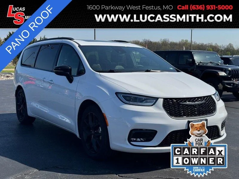 2025 Chrysler Pacifica Limited's photo
