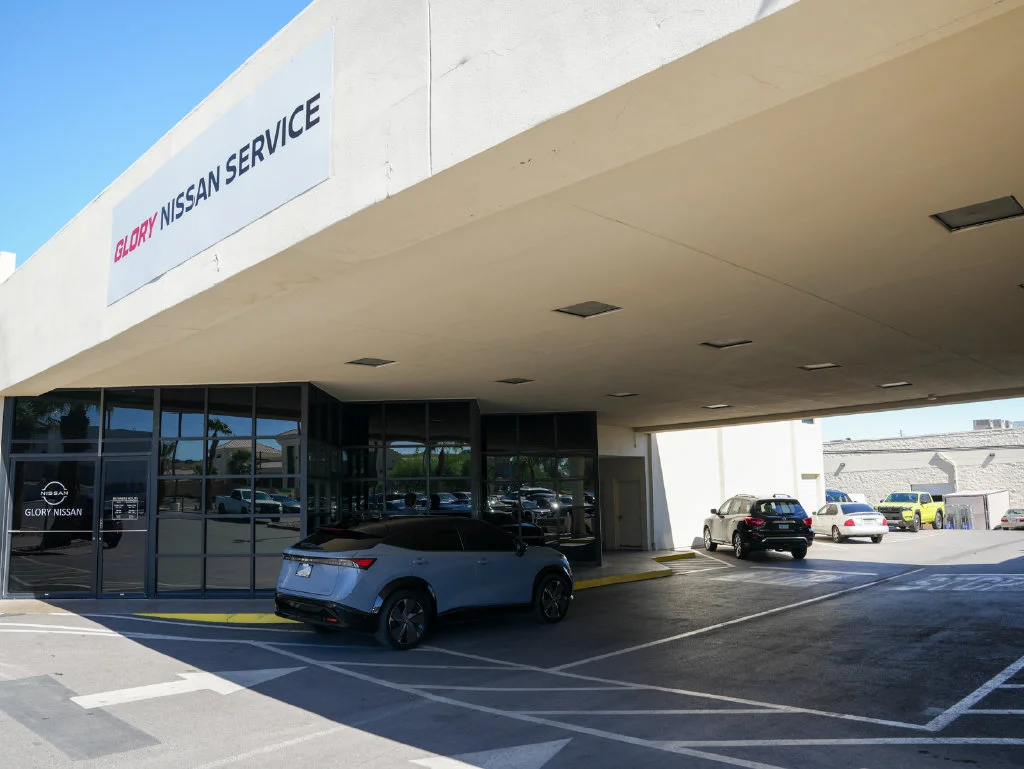Certified Used 2020 Orange Nissan SR image 18