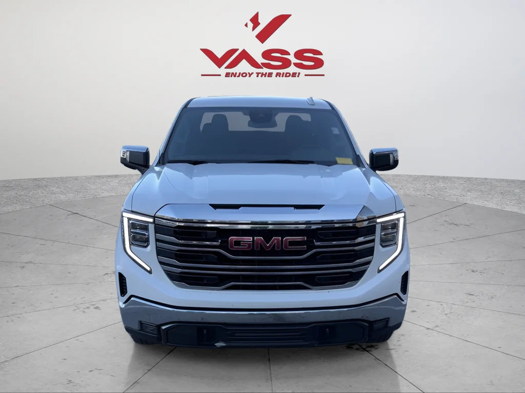 Used 2025 Summit White GMC SLT image 8