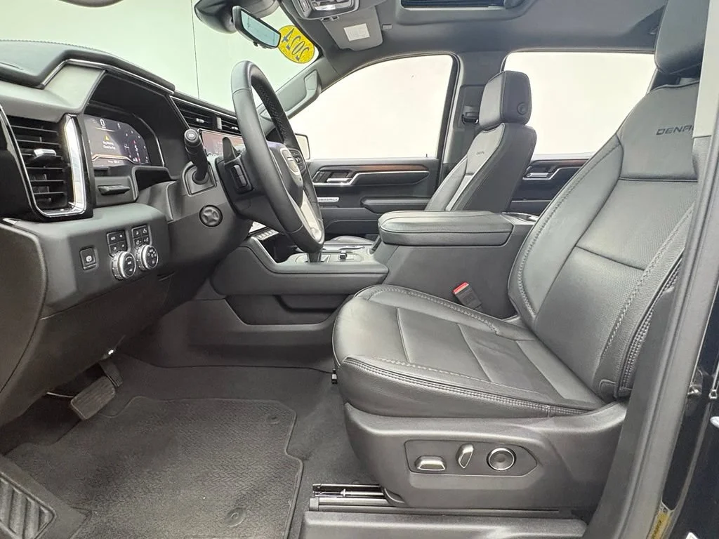 Used 2024 Onyx Black GMC Denali image 20