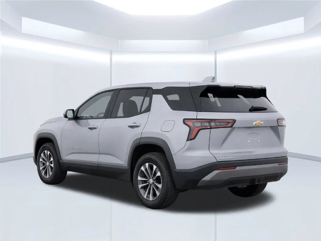 Used 2025 Gray Chevrolet LT image 5