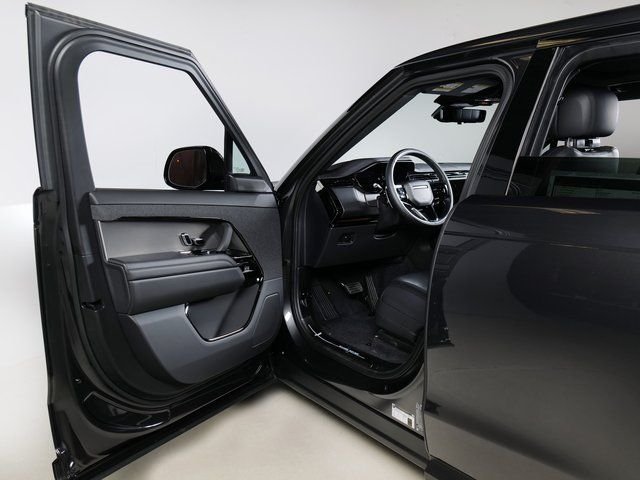 New 2026 Carpathian Grey Land Rover SE image 24