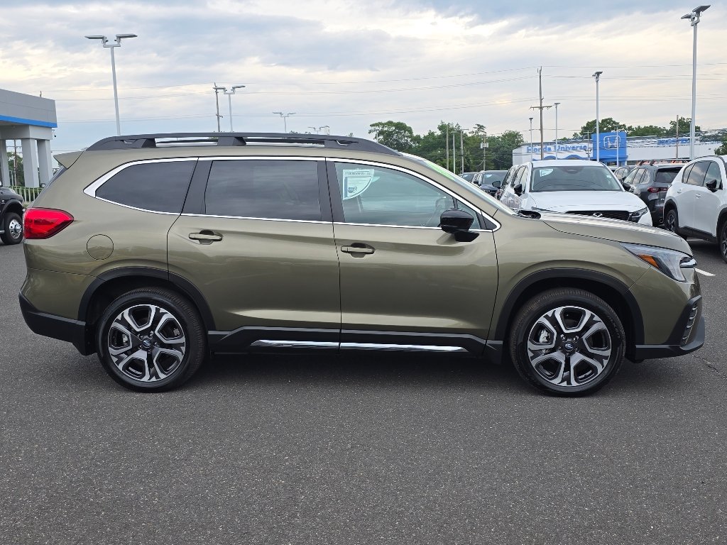 Used 2025 Autumn Green Metallic Subaru Limited image 17