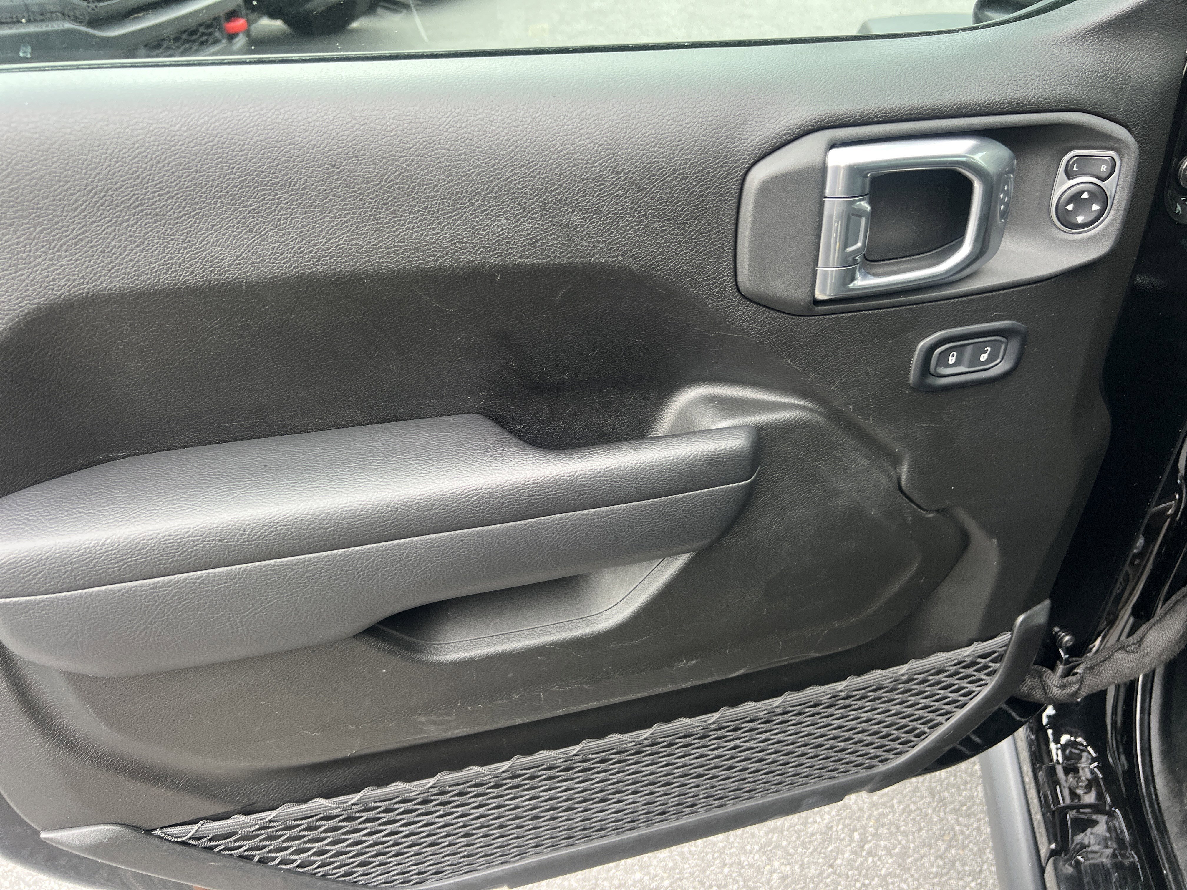 Used 2025 Black Clearcoat Jeep Rubicon image 12