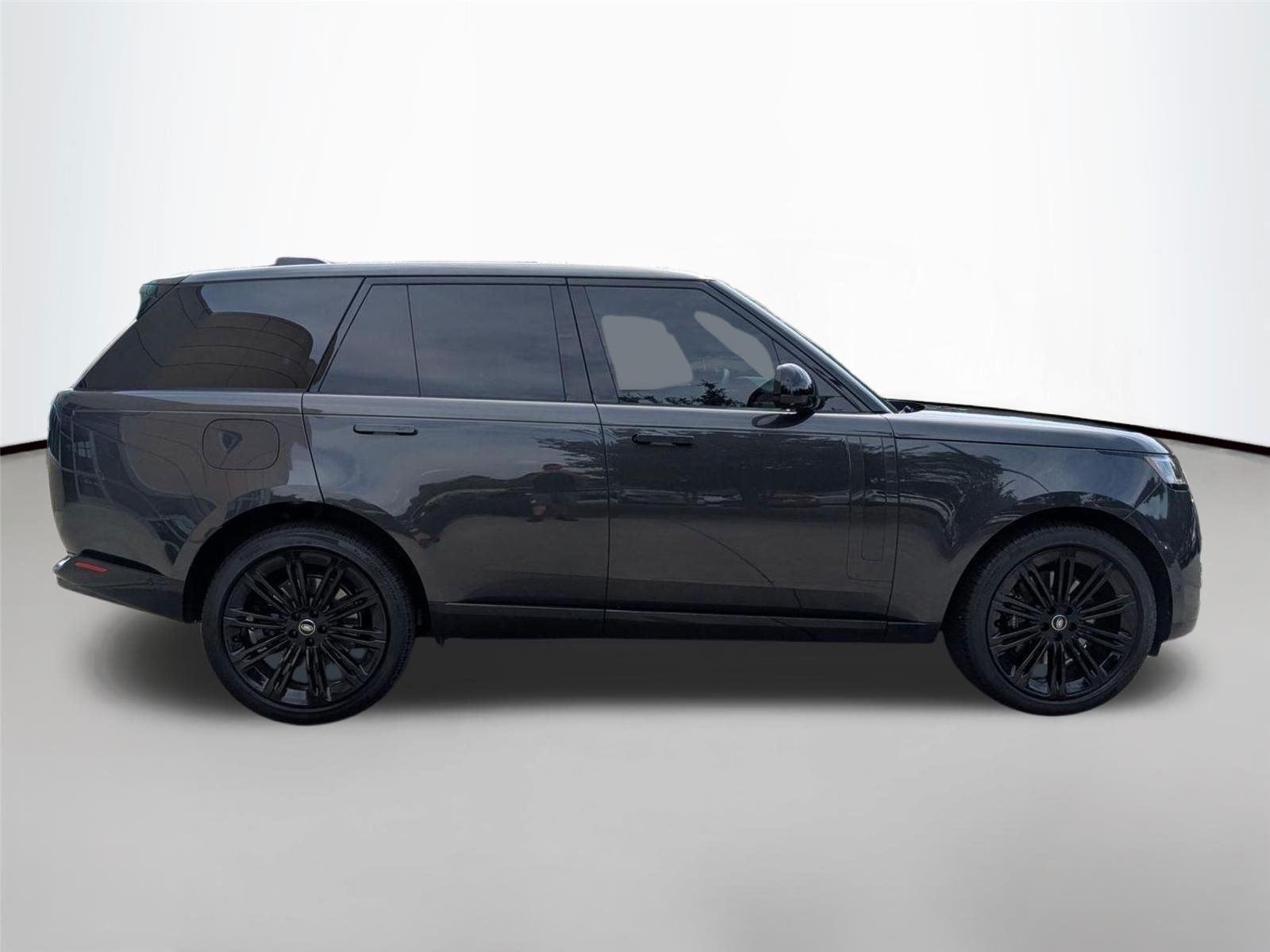 Used 2025 Carpathian Grey Premium Metallic Land Rover SE image 4