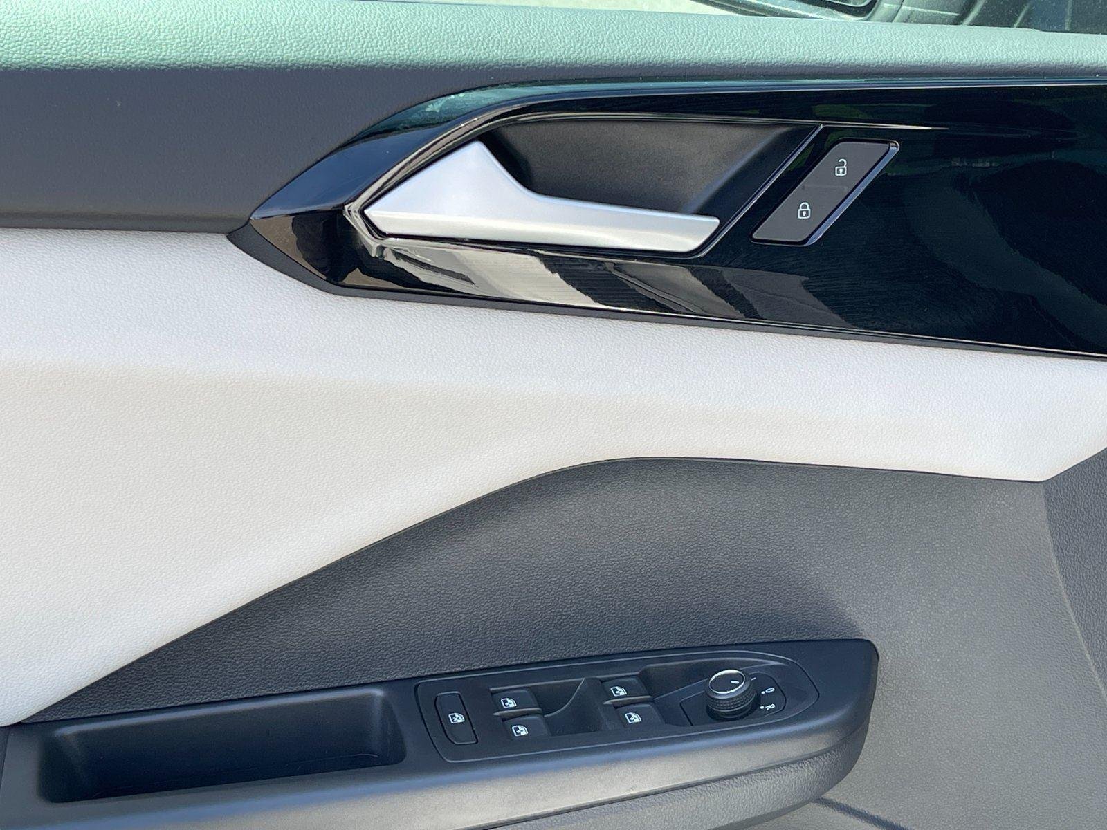 New 2026 Pure White Volkswagen S image 14