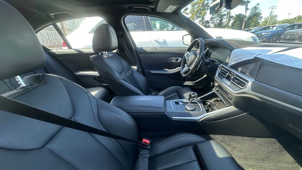 Used 2022 Black Sapphire Metallic BMW 330i image 5