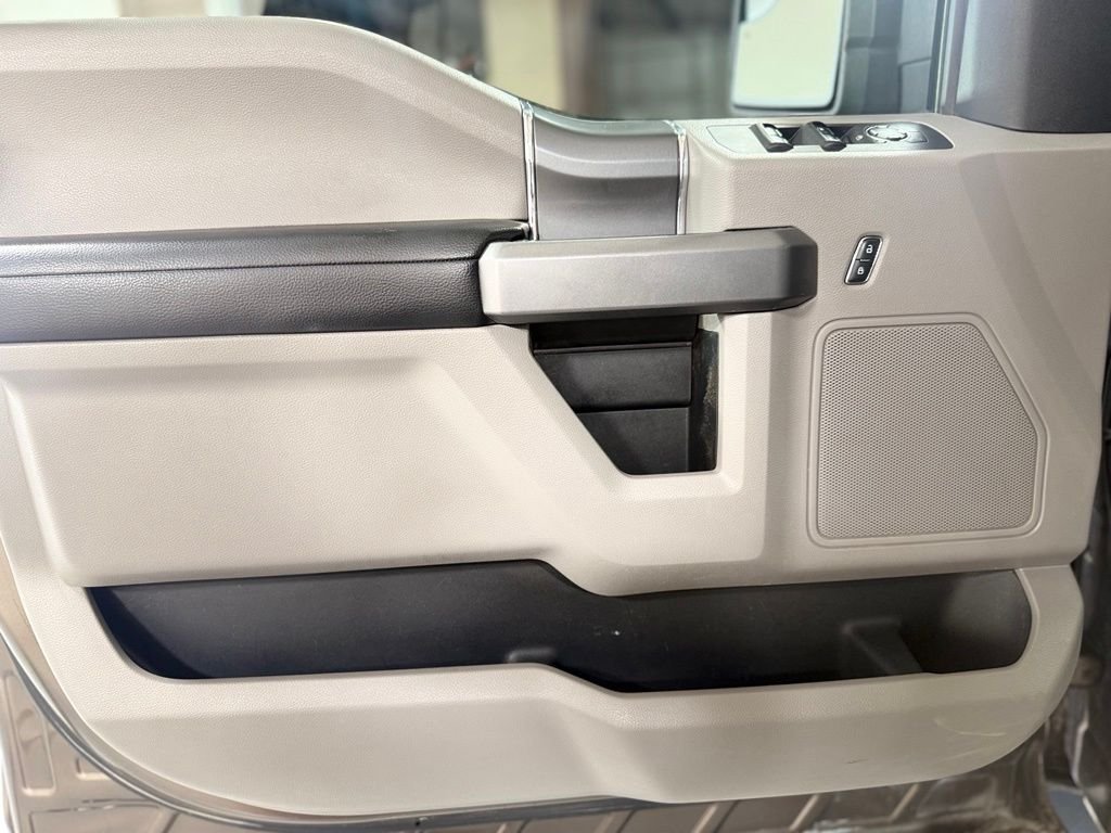 Used 2015  Ford XLT image 12