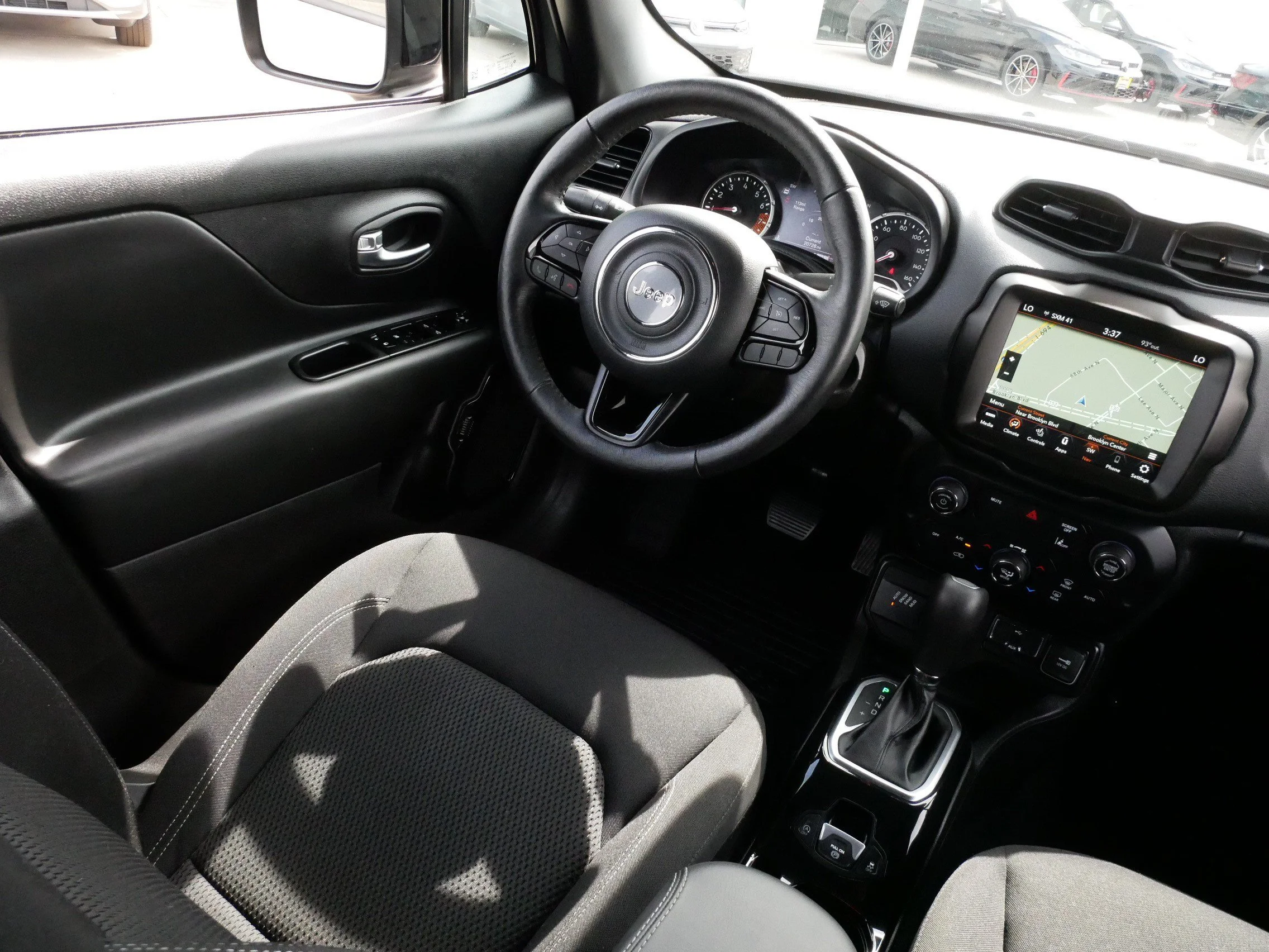 Used 2022 Sting-Gray Clearcoat Jeep Altitude image 9
