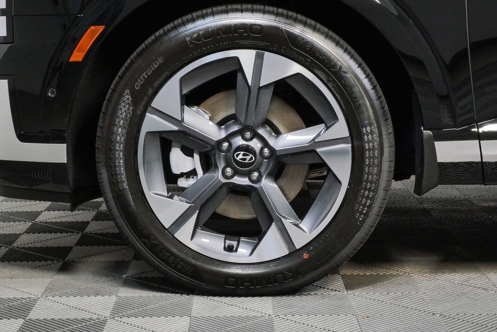 New 2026 Abyss Black Pearl Hyundai Limited FWD image 37