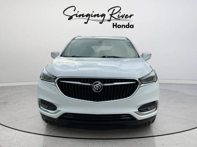 Used 2018 White Buick Essence image 2