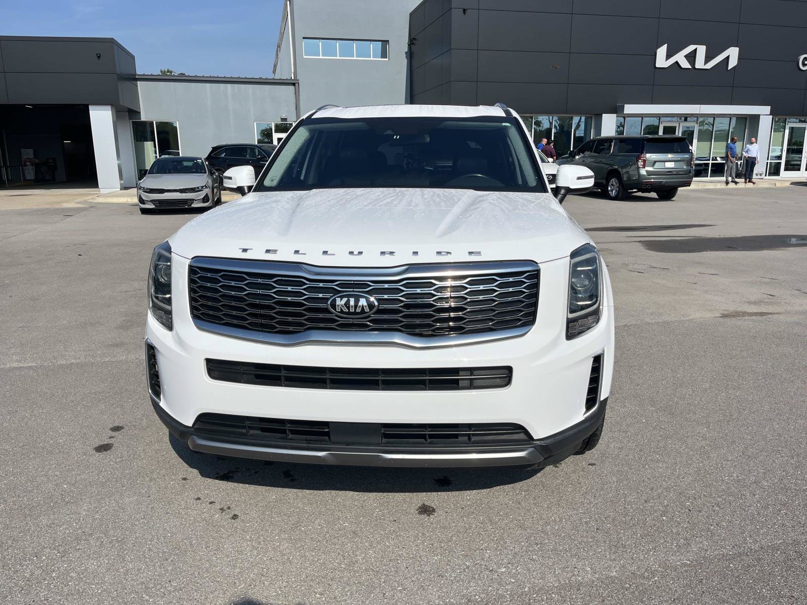 Used 2021 Glacial White Pearl Kia S image 8