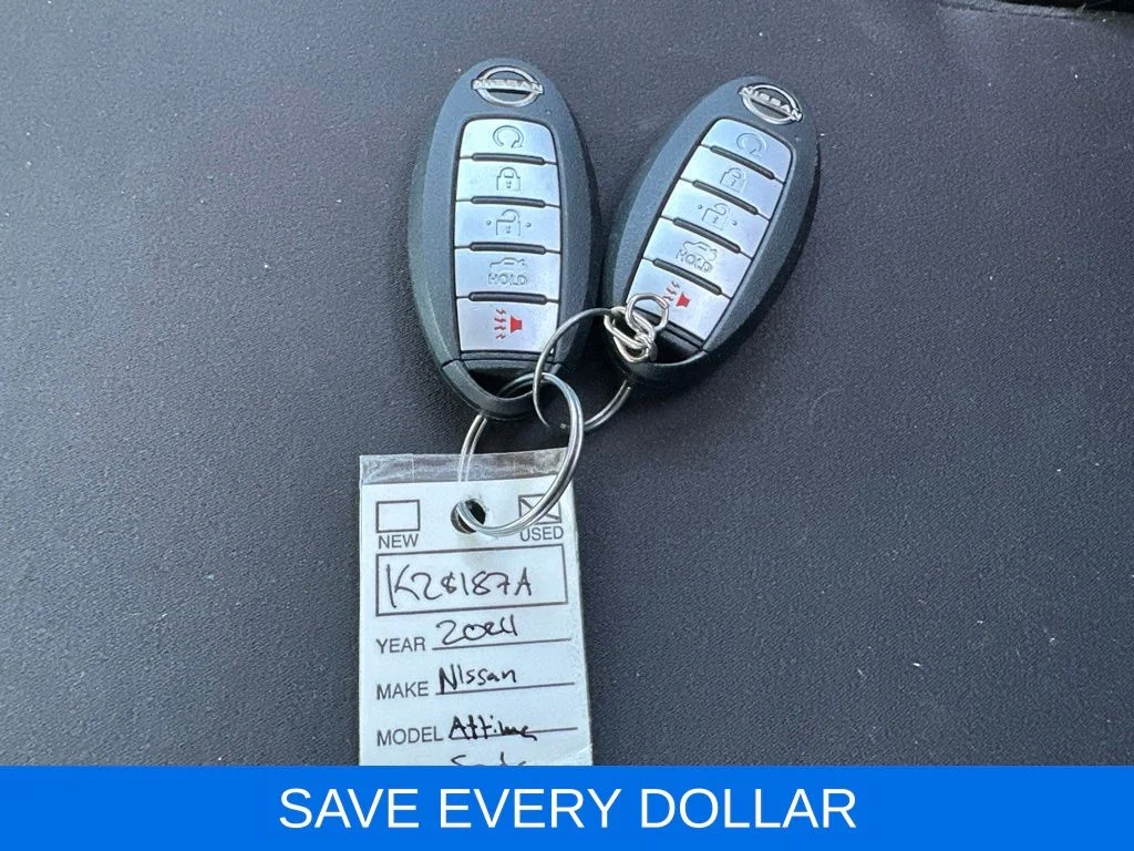 Used 2024 White Nissan 2.5 SV image 22