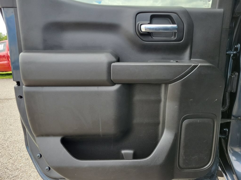 Used 2020 Shadow Gray Metallic Chevrolet LT image 10