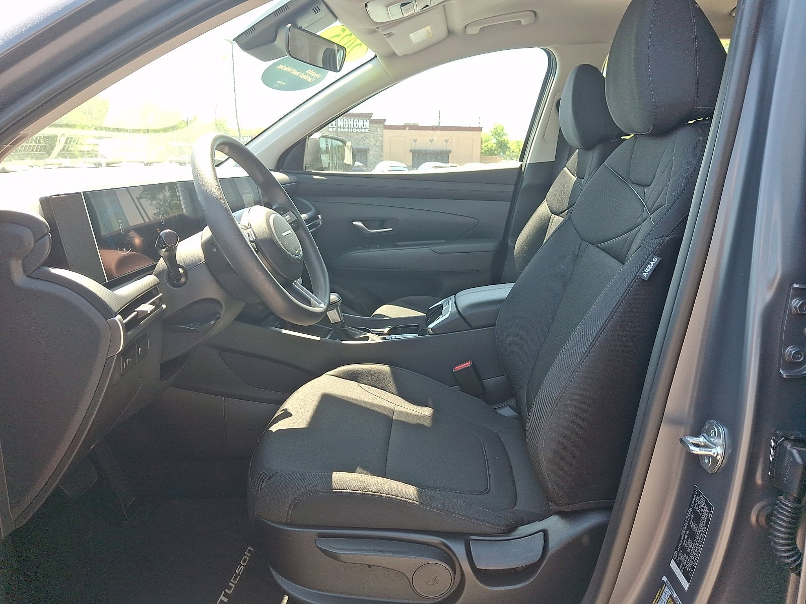 2025 Hyundai Tucson SE - Photo 13
