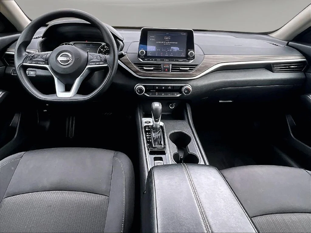 Used 2025 Black Nissan 2.5 SV image 9