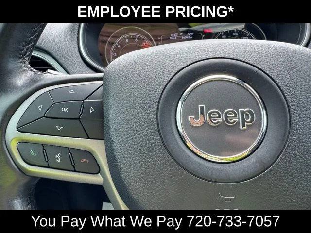 Used 2019 Silver Jeep Latitude image 28