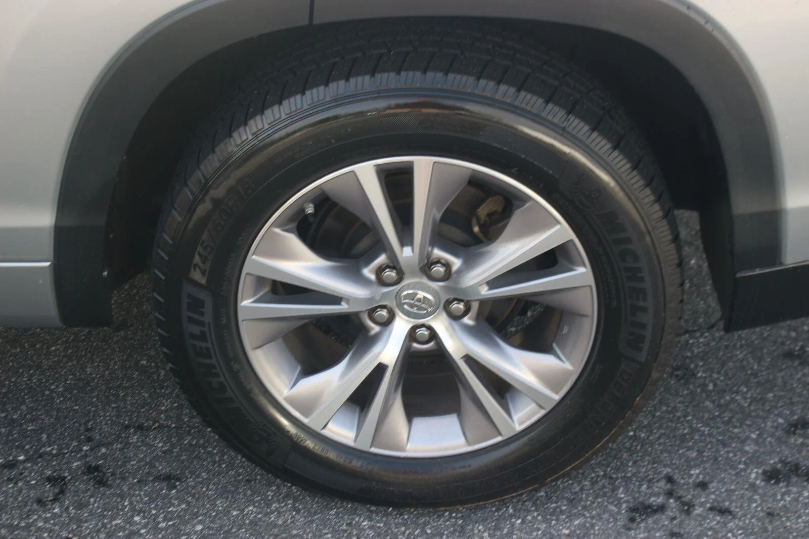 Used 2015  Toyota XLE image 38