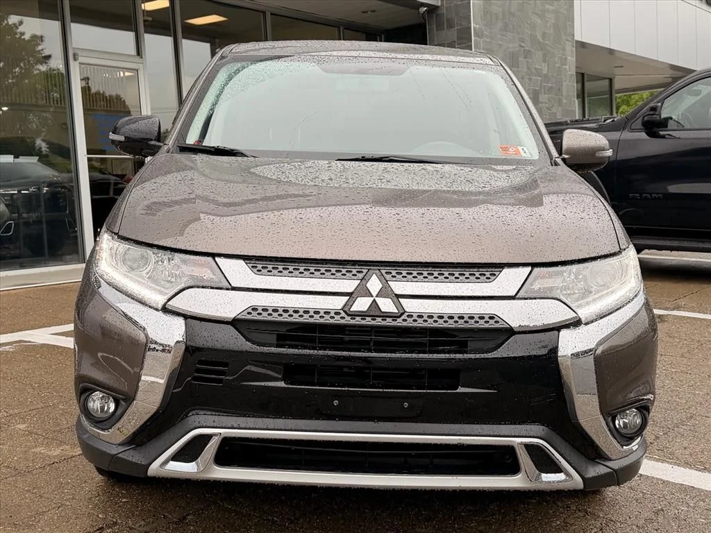 Used 2019  Mitsubishi SE image 18