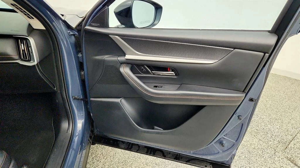 Used 2025 Polymetal Gray Metallic Mazda Premium Package AWD image 26