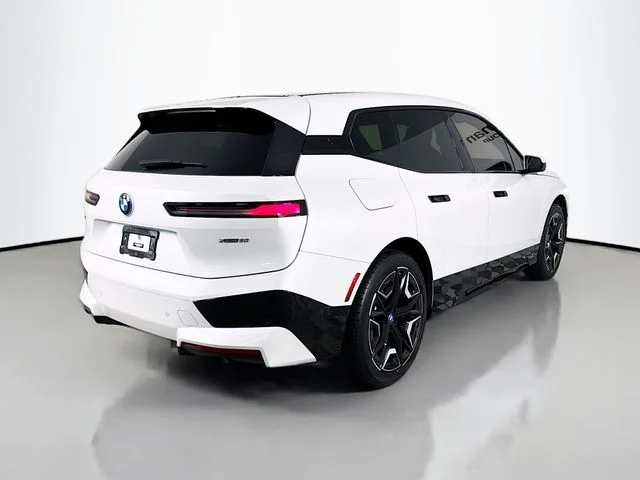 Used 2024 White BMW xDrive50 image 7
