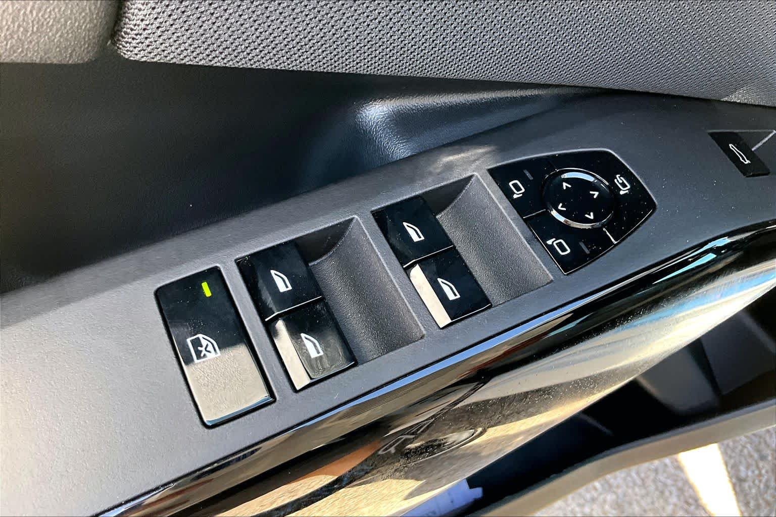 New 2026 Alpine White BMW 30 xDrive image 19