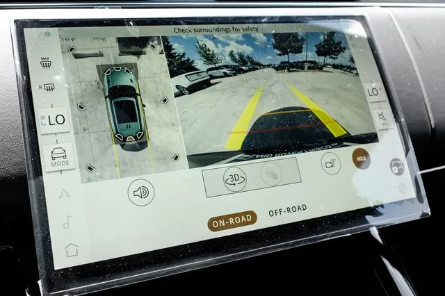 New 2026 Fuji White Land Rover SE image 29