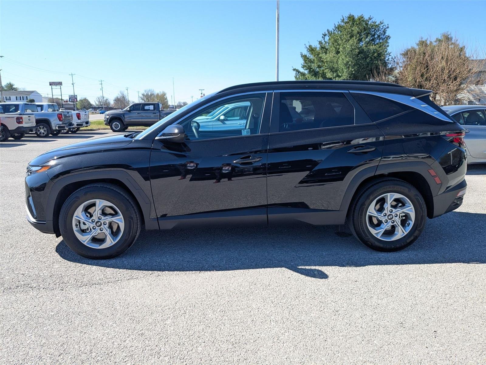 Used 2024 Black Pearl Hyundai SEL image 8