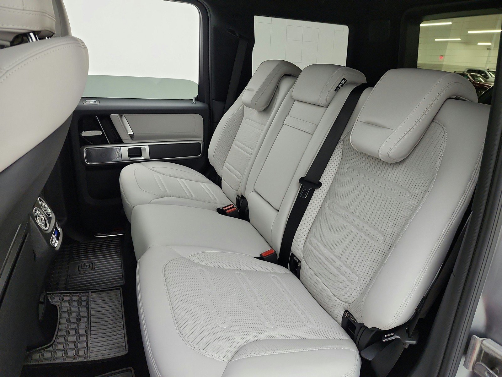 New 2027 MANUFAKTUR Platinum Magno Mercedes-Benz G 580e SUV image 32