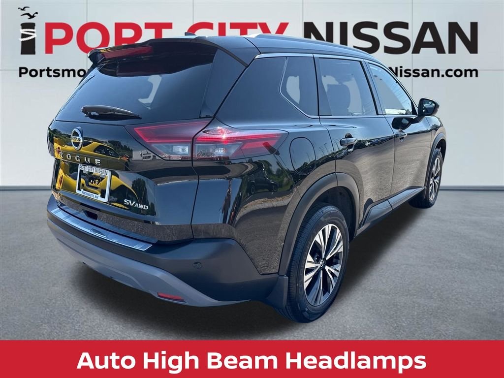 Used 2021 Super Black Nissan SV premium w/heated seats & panoramic roof image 5