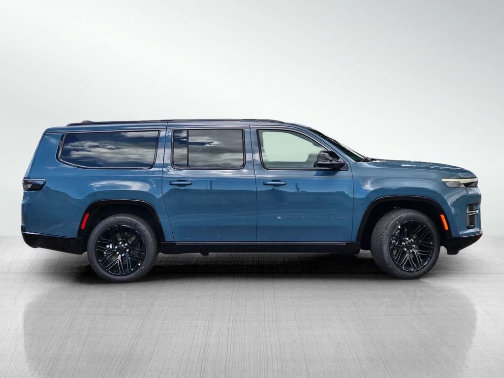 New 2026 Steel Blue Exterior Paint Jeep Limited Reserve image 3