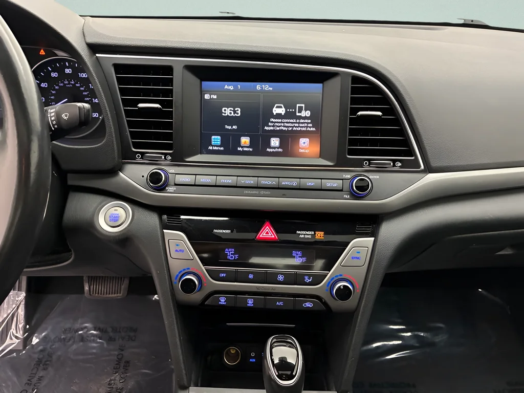 Used 2017 Quartz White Pearl Hyundai Value Edition image 16