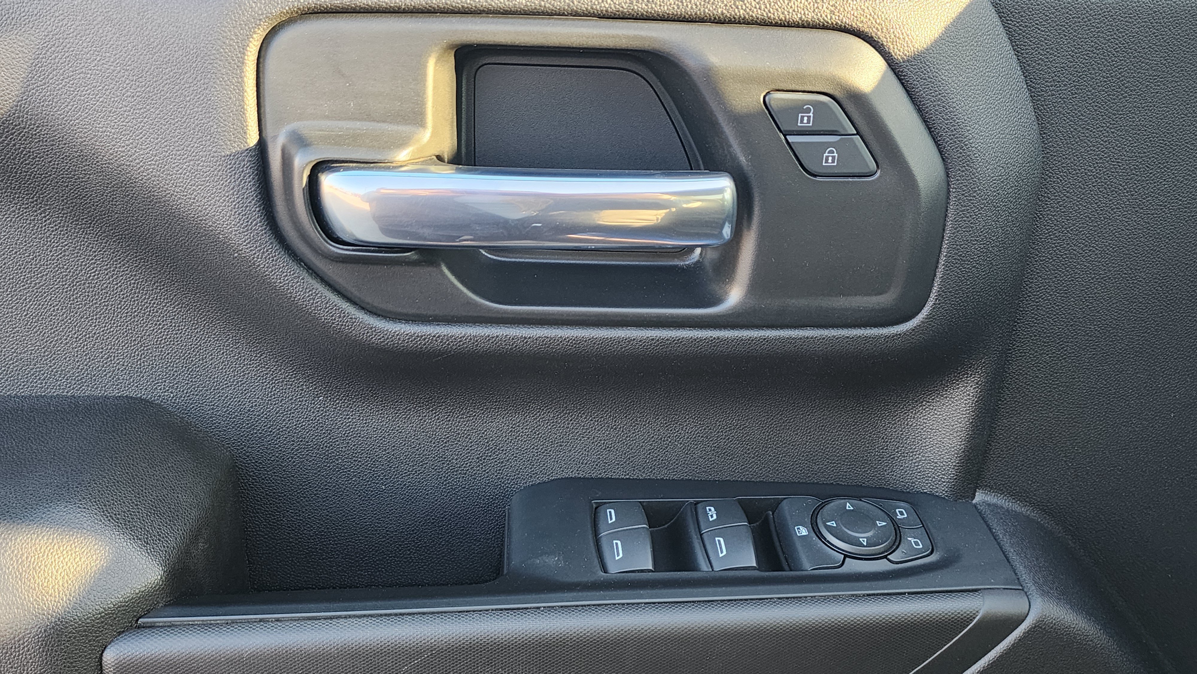 2023 Chevrolet Silverado 1500 Custom - Photo 13