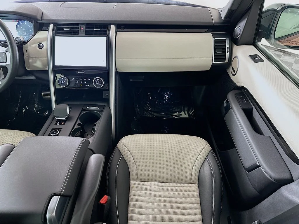 Used 2022 Namib Orange Premium Metallic Land Rover HSE R-Dynamic image 27