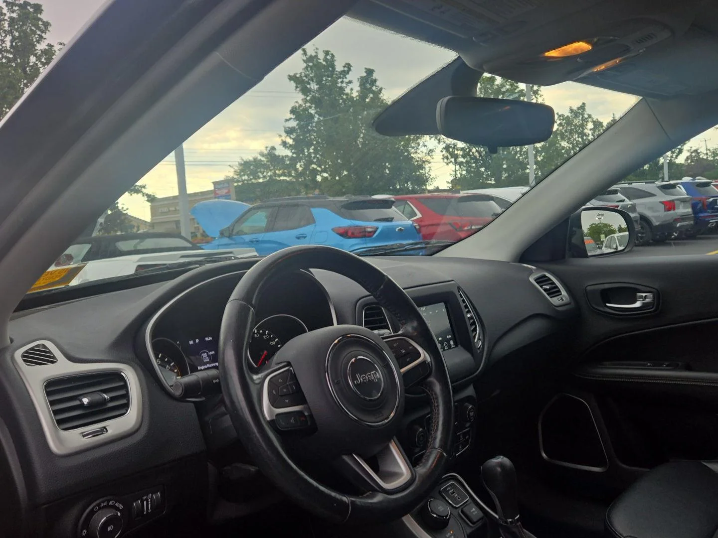 Used 2020  Jeep  image 3