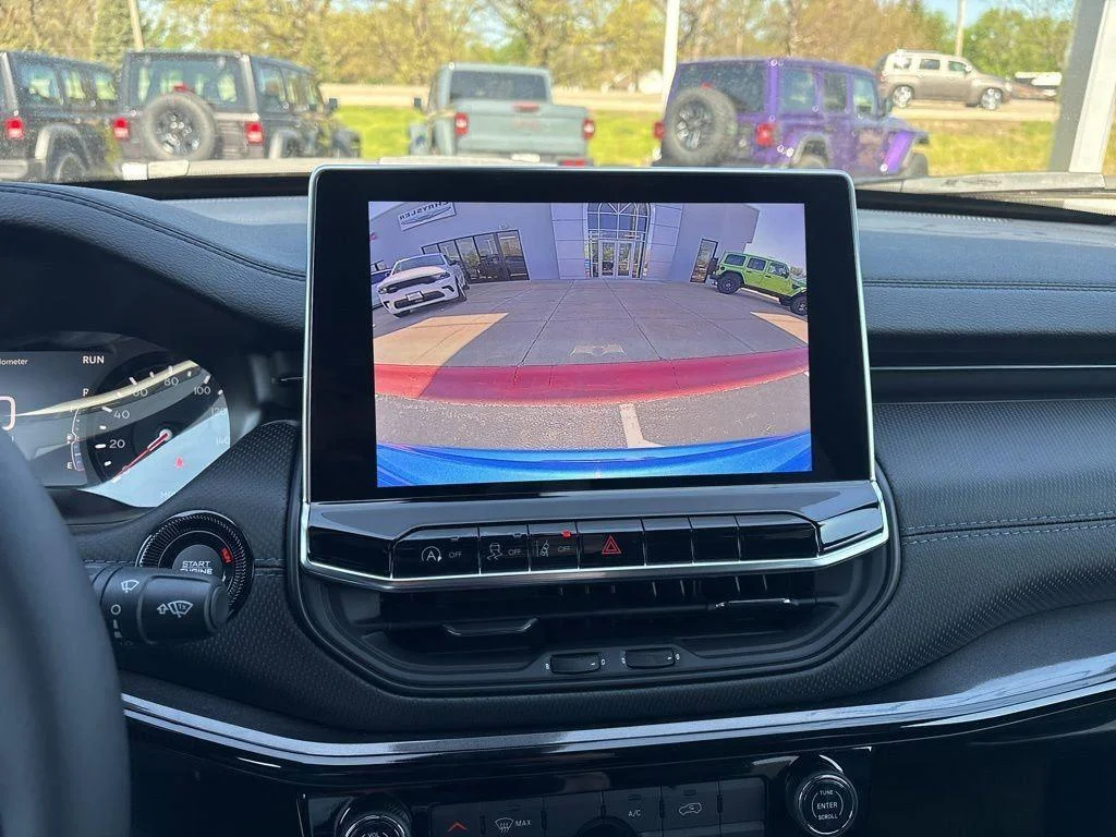New 2026 Hydro Blue Pearlcoat Jeep Latitude Altitude image 21