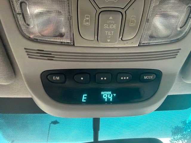 Used 2008 White Toyota XLE image 25