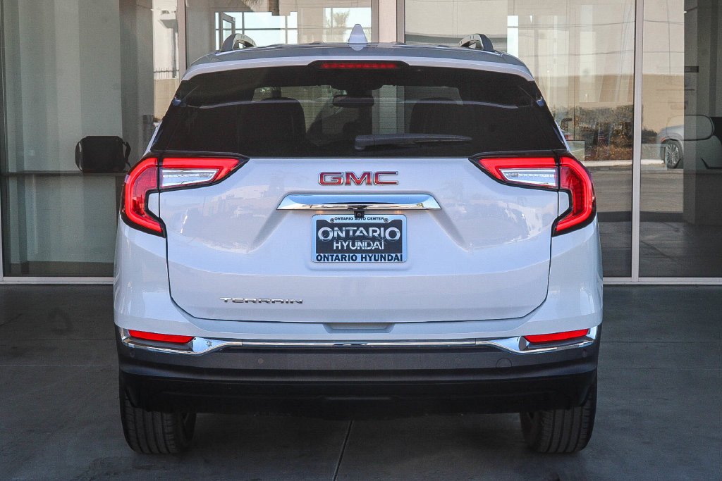 Used 2023 White GMC SLT image 7
