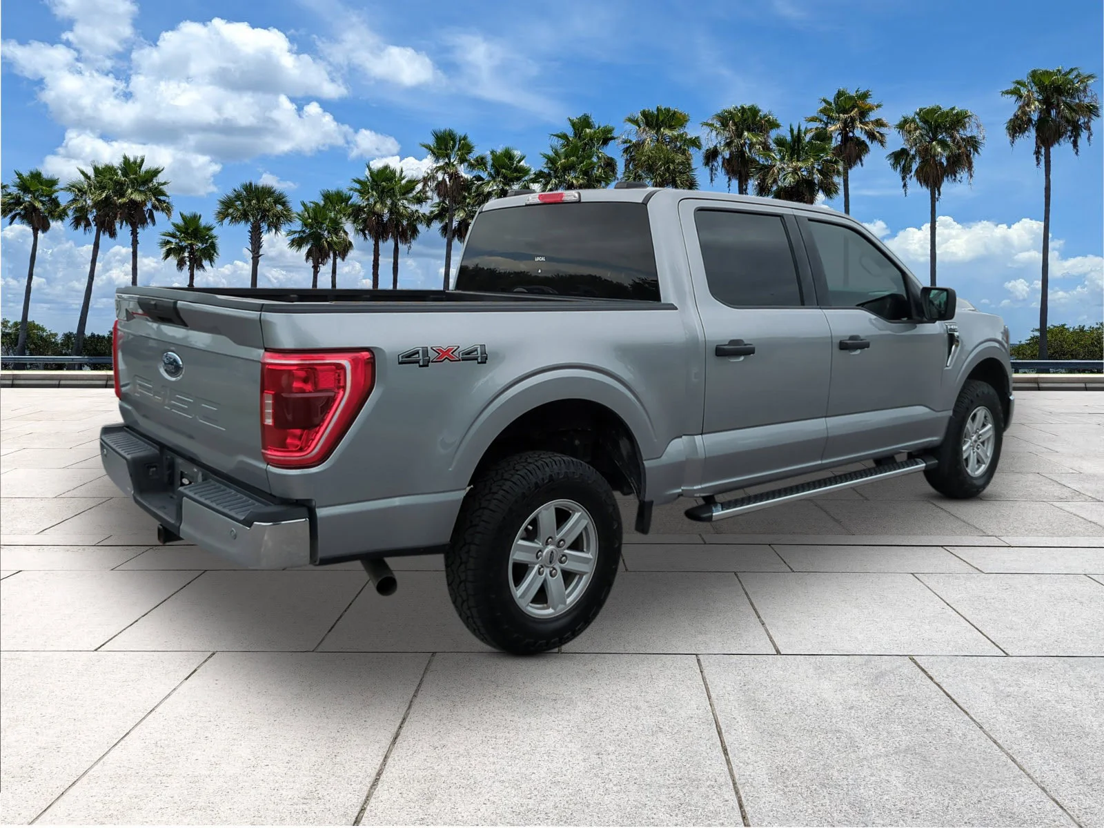 Certified Used 2023 Iconic Silver Metallic Ford XLT image 8