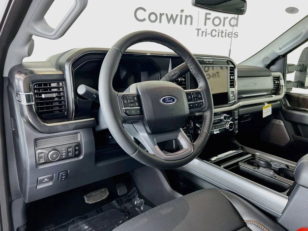 New 2026 Star White Metallic Tri-Coat Ford Lariat image 3