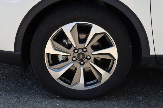 Certified Used 2024 White Metallic Ford Platinum image 8